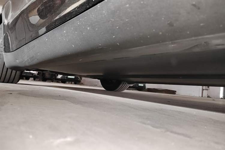 Used Tesla Model Y 2023 Rear-Wheel-Drive Version Right Side Sill