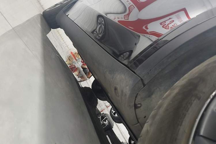 Used Tesla Model Y 2023 Rear-Wheel-Drive Version Right Side Sill