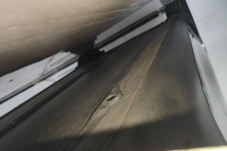 Used Tesla Model Y 2023 Rear-Wheel-Drive Version Right Side Sill