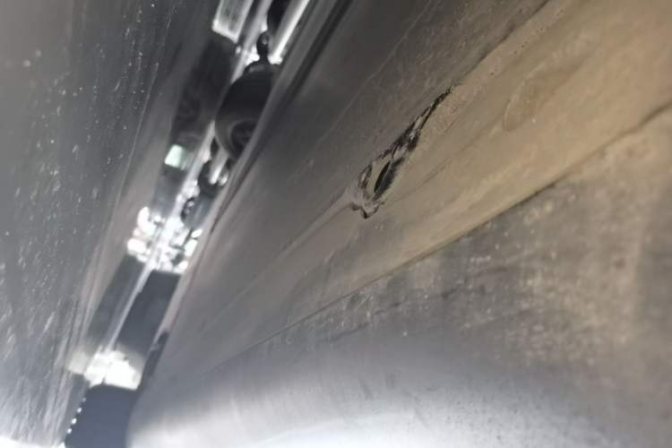 Used Tesla Model Y 2023 Rear-Wheel-Drive Version Right Side Sill