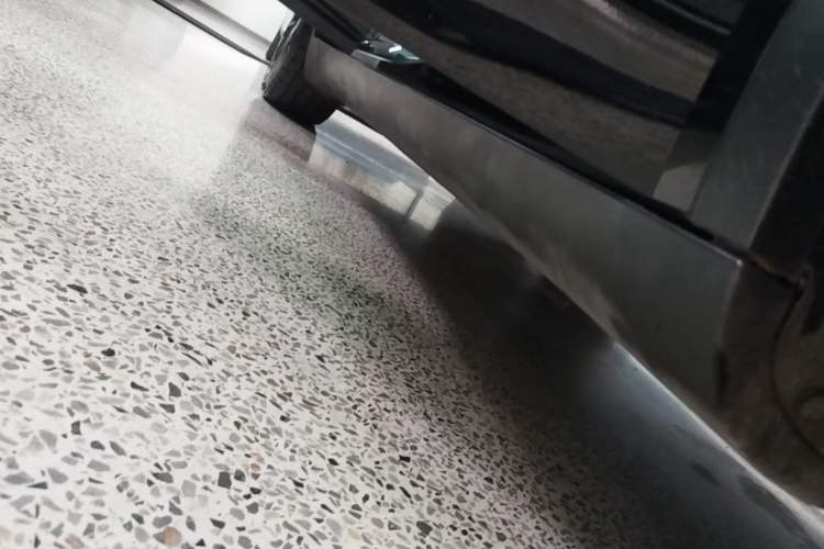 Used Tesla Model Y 2023 Rear-Wheel-Drive Version Right Side Sill