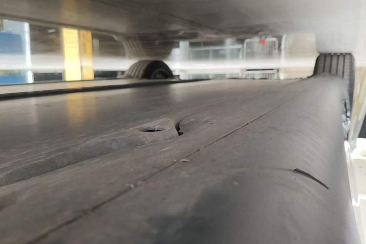 Used Tesla Model Y 2023 Rear-Wheel-Drive Version Right Side Sill
