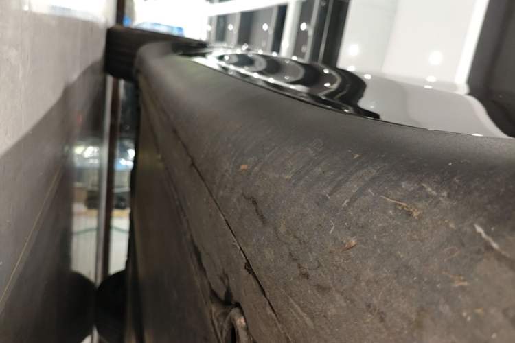 Used Tesla Model Y 2023 Rear-Wheel-Drive Version Right Side Sill