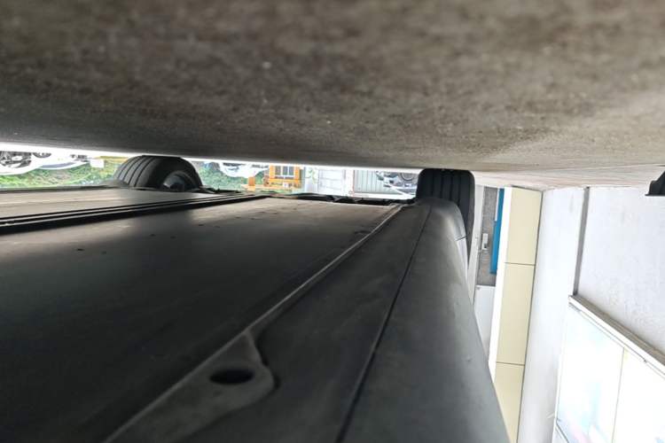 Used Tesla Model Y 2023 Rear-Wheel-Drive Version Right Side Sill