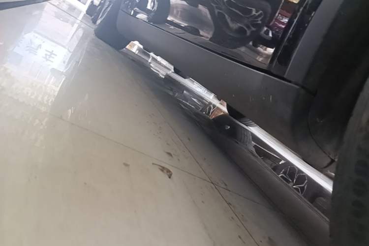 Used Tesla Model Y 2023 Rear-Wheel-Drive Version Right Side Sill