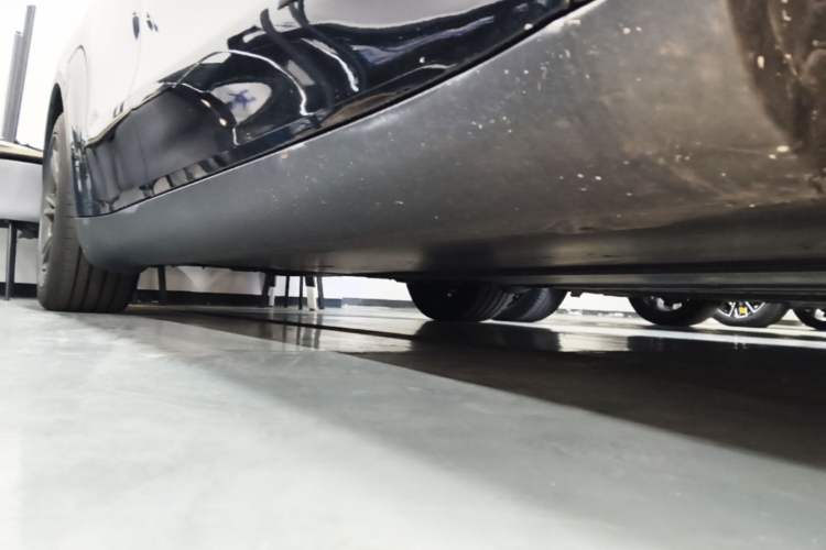 Used Tesla Model Y 2023 Rear-Wheel-Drive Version Right Side Sill