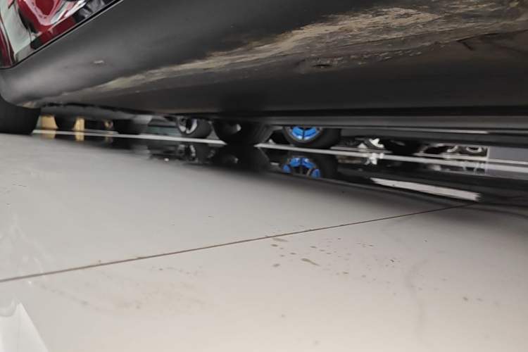 Used Tesla Model Y 2023 Rear-Wheel-Drive Version Right Side Sill
