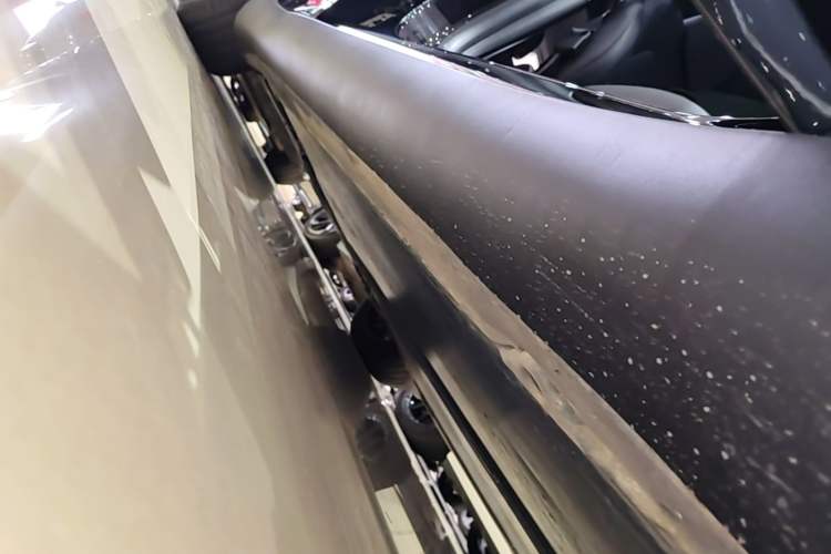 Used Tesla Model Y 2023 Rear-Wheel-Drive Version Right Side Sill