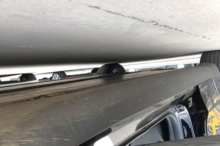 Used Tesla Model Y 2023 Rear-Wheel-Drive Version Right Side Sill