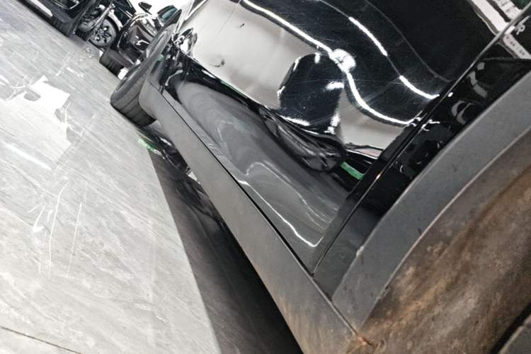 Used Tesla Model Y 2023 Rear-Wheel-Drive Version Right Side Sill