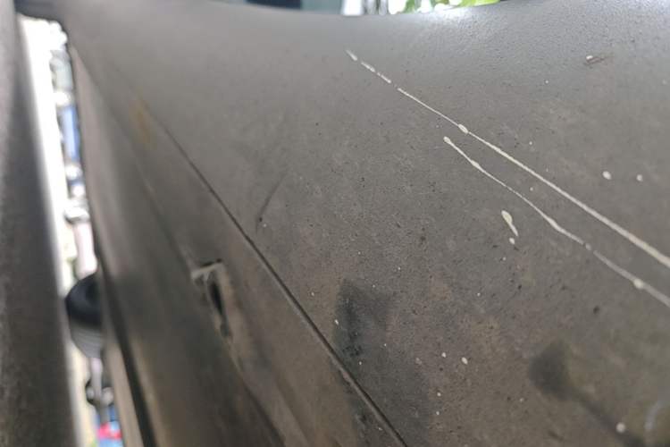 Used Tesla Model Y 2023 Rear-Wheel-Drive Version Right Side Sill