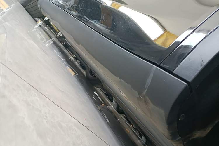 Used Tesla Model Y 2023 Rear-Wheel-Drive Version Right Side Sill
