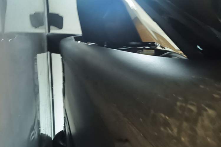 Used Tesla Model Y 2023 Rear-Wheel-Drive Version Right Side Sill