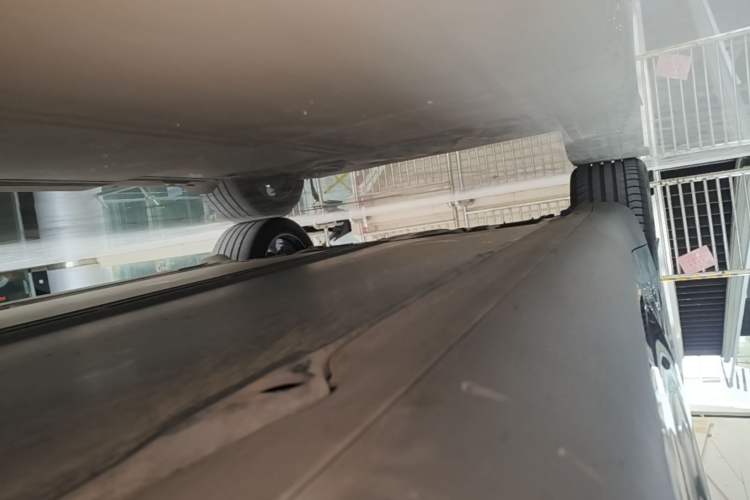 Used Tesla Model Y 2023 Rear-Wheel-Drive Version Right Side Sill