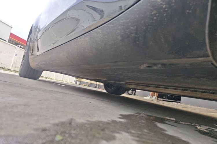 Used Tesla Model Y 2023 Rear-Wheel-Drive Version Right Side Sill