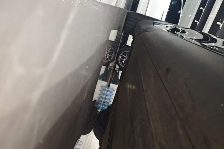 Used Tesla Model Y 2023 Rear-Wheel-Drive Version Right Side Sill