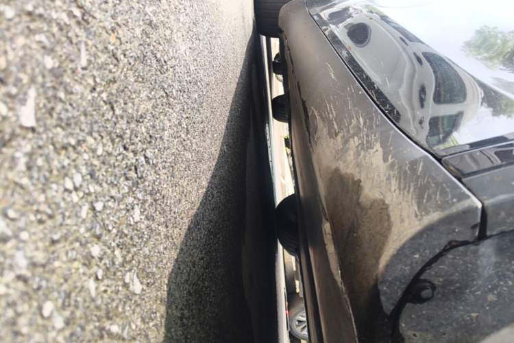 Used Tesla Model Y 2023 Rear-Wheel-Drive Version Right Side Sill
