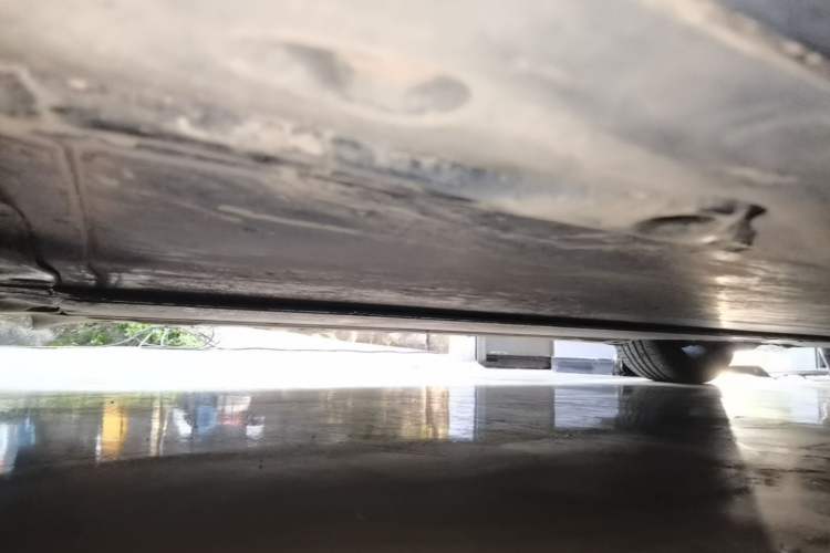 Used Tesla Model Y 2023 Rear-Wheel-Drive Version Right Side Sill