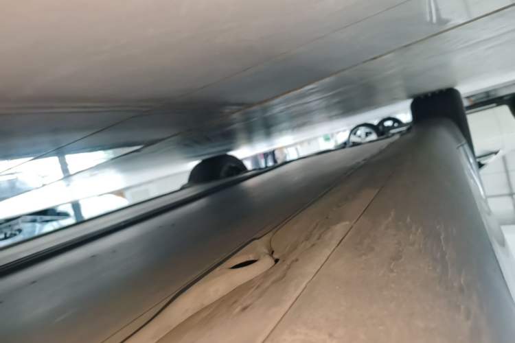 Used Tesla Model Y 2023 Rear-Wheel-Drive Version Right Side Sill