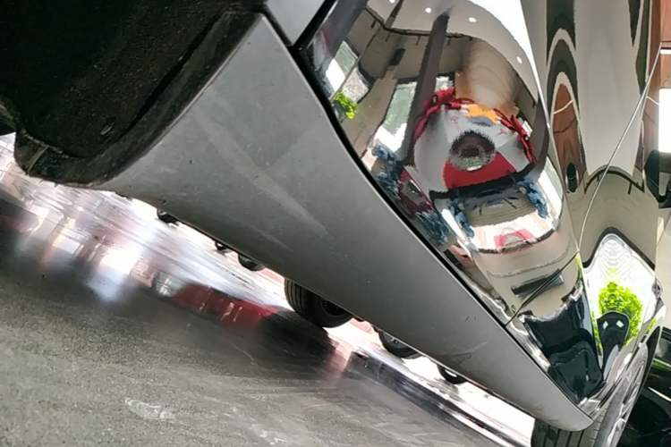 Used Tesla Model Y 2023 Rear-Wheel-Drive Version Right Side Sill