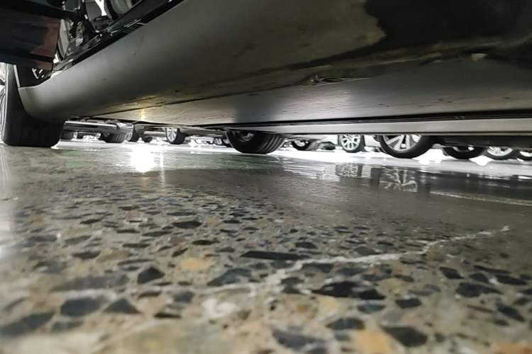 Used Tesla Model Y 2023 Rear-Wheel-Drive Version Right Side Sill