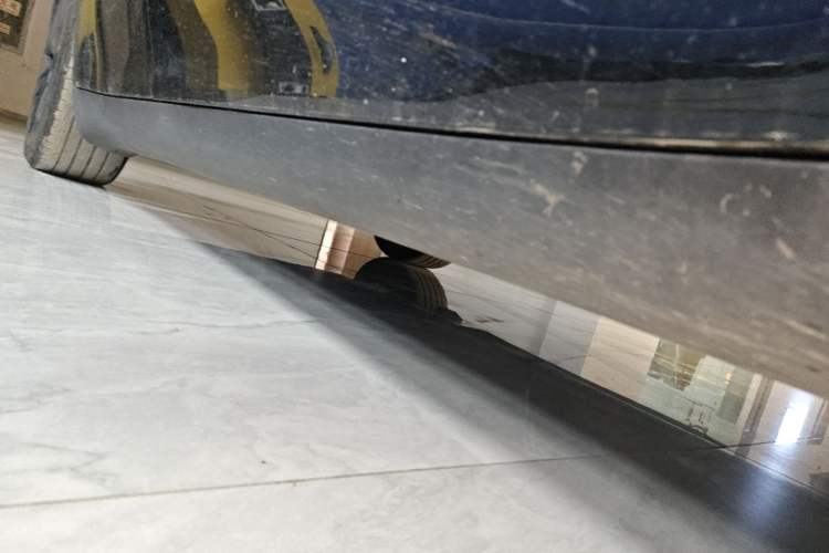 Used Tesla Model Y 2023 Rear-Wheel-Drive Version Right Side Sill