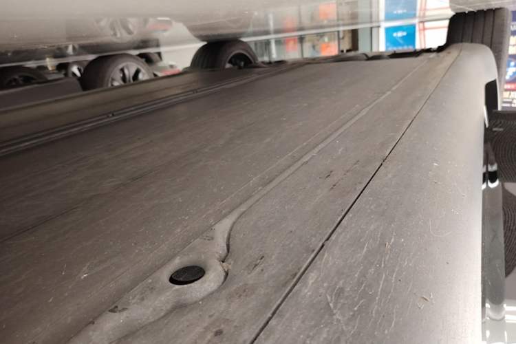 Used Tesla Model Y 2023 Rear-Wheel-Drive Version Right Side Sill