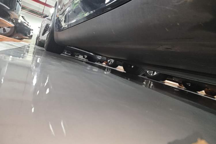 Used Tesla Model Y 2023 Rear-Wheel-Drive Version Right Side Sill