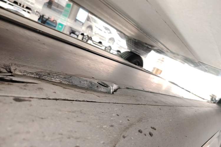 Used Tesla Model Y 2023 Rear-Wheel-Drive Version Right Side Sill