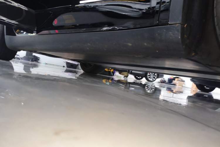 Used Tesla Model Y 2023 Rear-Wheel-Drive Version Right Side Sill
