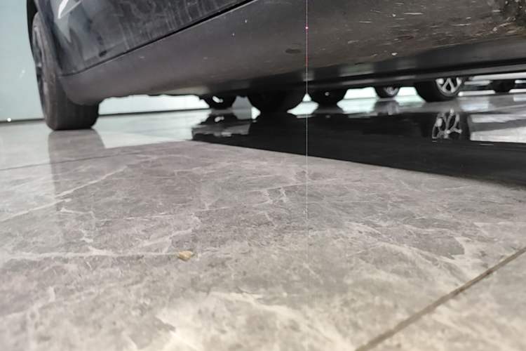 Used Tesla Model Y 2023 Rear-Wheel-Drive Version Right Side Sill