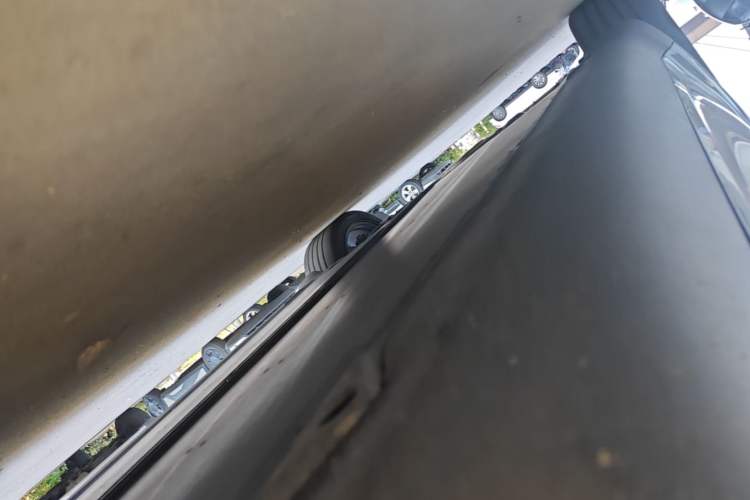 Used Tesla Model Y 2023 Rear-Wheel-Drive Version Right Side Sill
