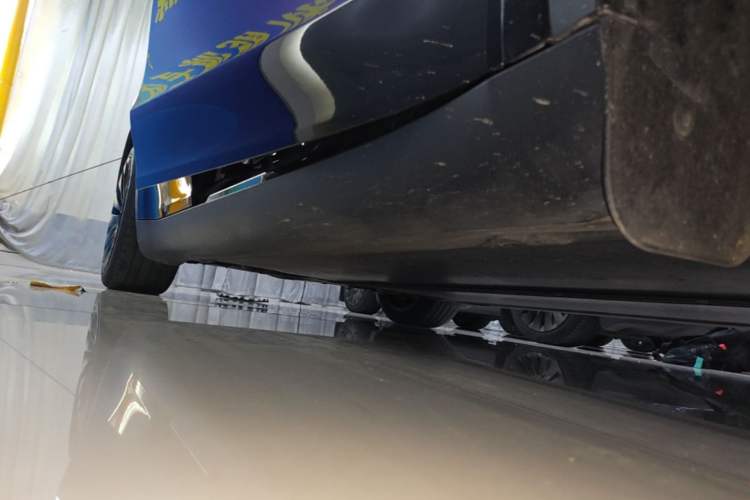 Used Tesla Model Y 2023 Rear-Wheel-Drive Version Right Side Sill