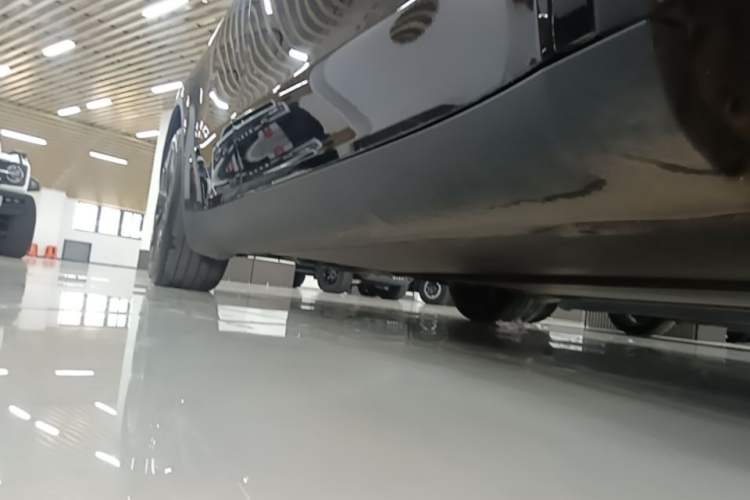 Used Tesla Model Y 2023 Rear-Wheel-Drive Version Right Side Sill