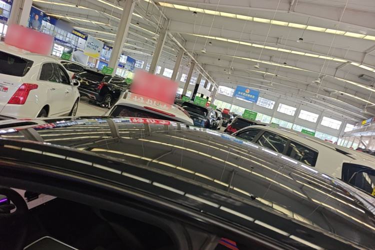 Used Tesla Model Y 2023 Rear-Wheel-Drive Version Roof