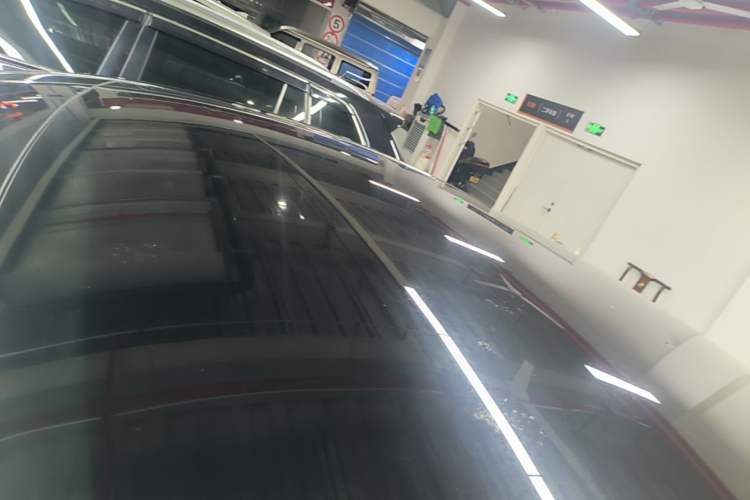 Used Tesla Model Y 2023 Rear-Wheel-Drive Version Roof