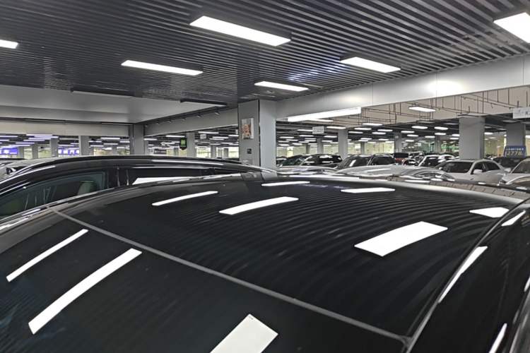 Used Tesla Model Y 2023 Long-Range All-Wheel-Drive Version Roof