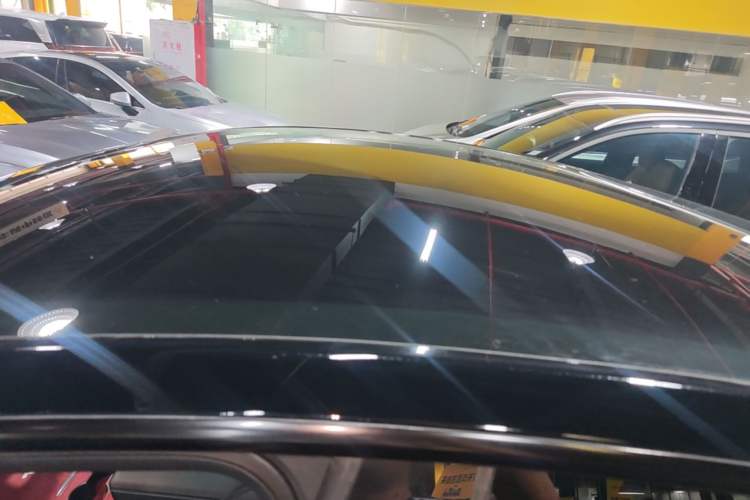 Used Tesla Model Y 2023 Rear-Wheel-Drive Version Roof