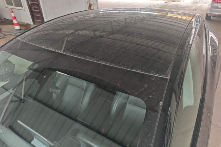 Used Tesla Model Y 2023 Long-Range All-Wheel-Drive Version Roof