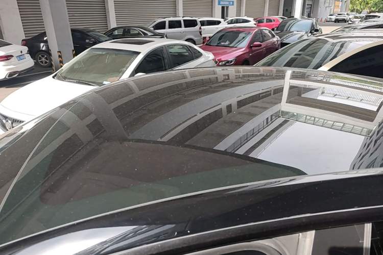 Used Tesla Model Y 2023 Rear-Wheel-Drive Version Roof