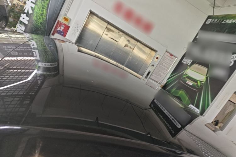 Used Tesla Model Y 2023 Rear-Wheel-Drive Version Roof
