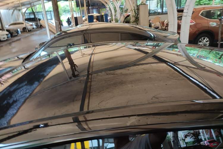 Used Tesla Model Y 2023 Rear-Wheel-Drive Version Roof