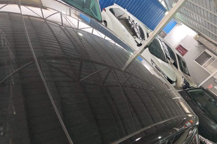 Used Tesla Model Y 2023 Rear-Wheel-Drive Version Roof