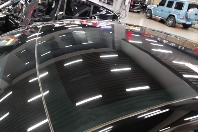 Used Tesla Model Y 2023 Rear-Wheel-Drive Version Roof