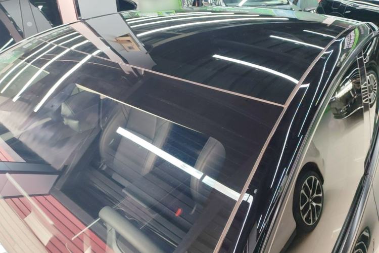Used Tesla Model Y 2023 Rear-Wheel-Drive Version Roof