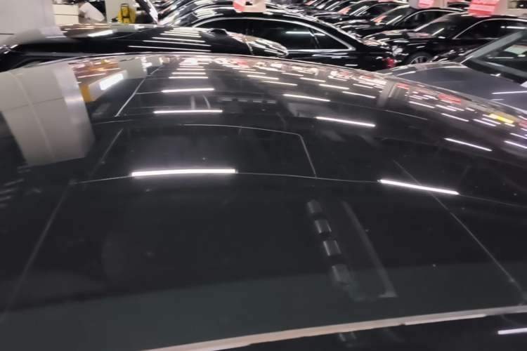 Used Tesla Model Y 2023 Rear-Wheel-Drive Version Roof