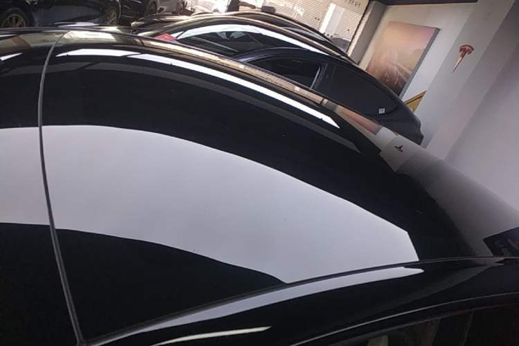 Used Tesla Model Y 2023 Long-Range All-Wheel-Drive Version Roof