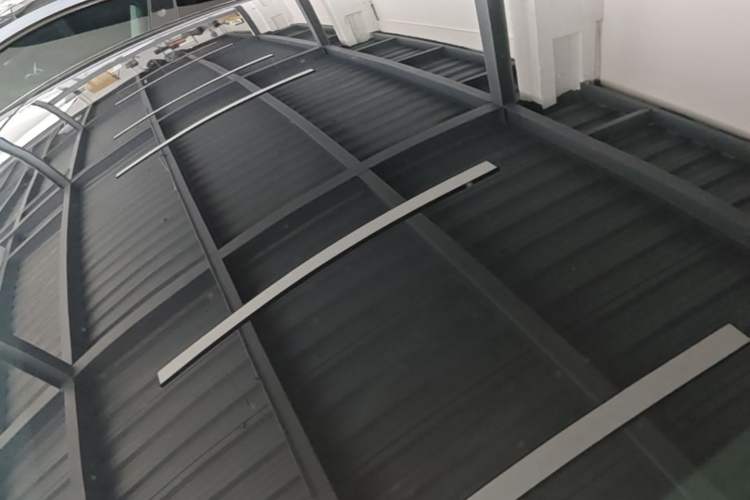 Used Tesla Model Y 2023 Rear-Wheel-Drive Version Roof