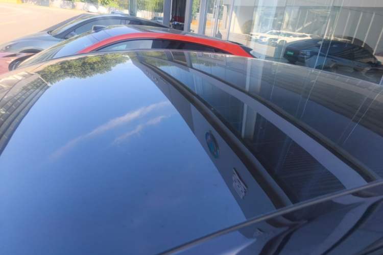 Used Tesla Model Y 2023 Rear-Wheel-Drive Version Roof