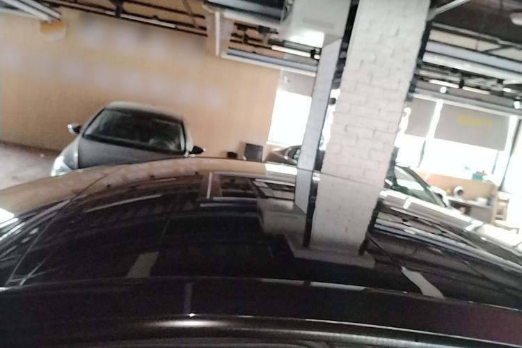Used Tesla Model Y 2023 Long-Range All-Wheel-Drive Version Roof